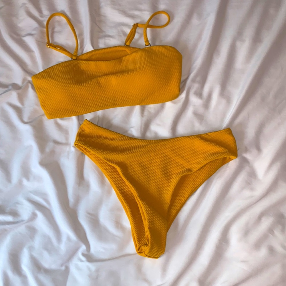 NWOT Zaful Mustard Bikini Set (M)